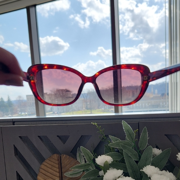 Fossil Women's Tortoise Shell Sunglasses - Picture 6 of 12